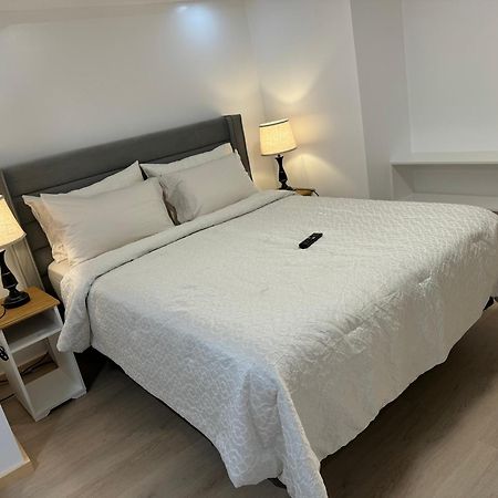 Private Entrance, Private Bathroom, Bedroom And Workspace Ottawa Zewnętrze zdjęcie