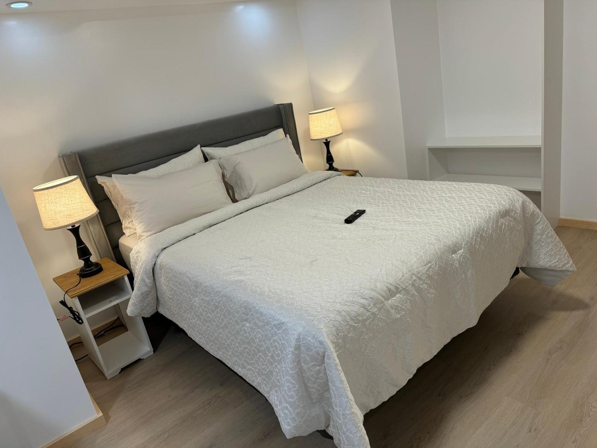 Private Entrance, Private Bathroom, Bedroom And Workspace Ottawa Zewnętrze zdjęcie