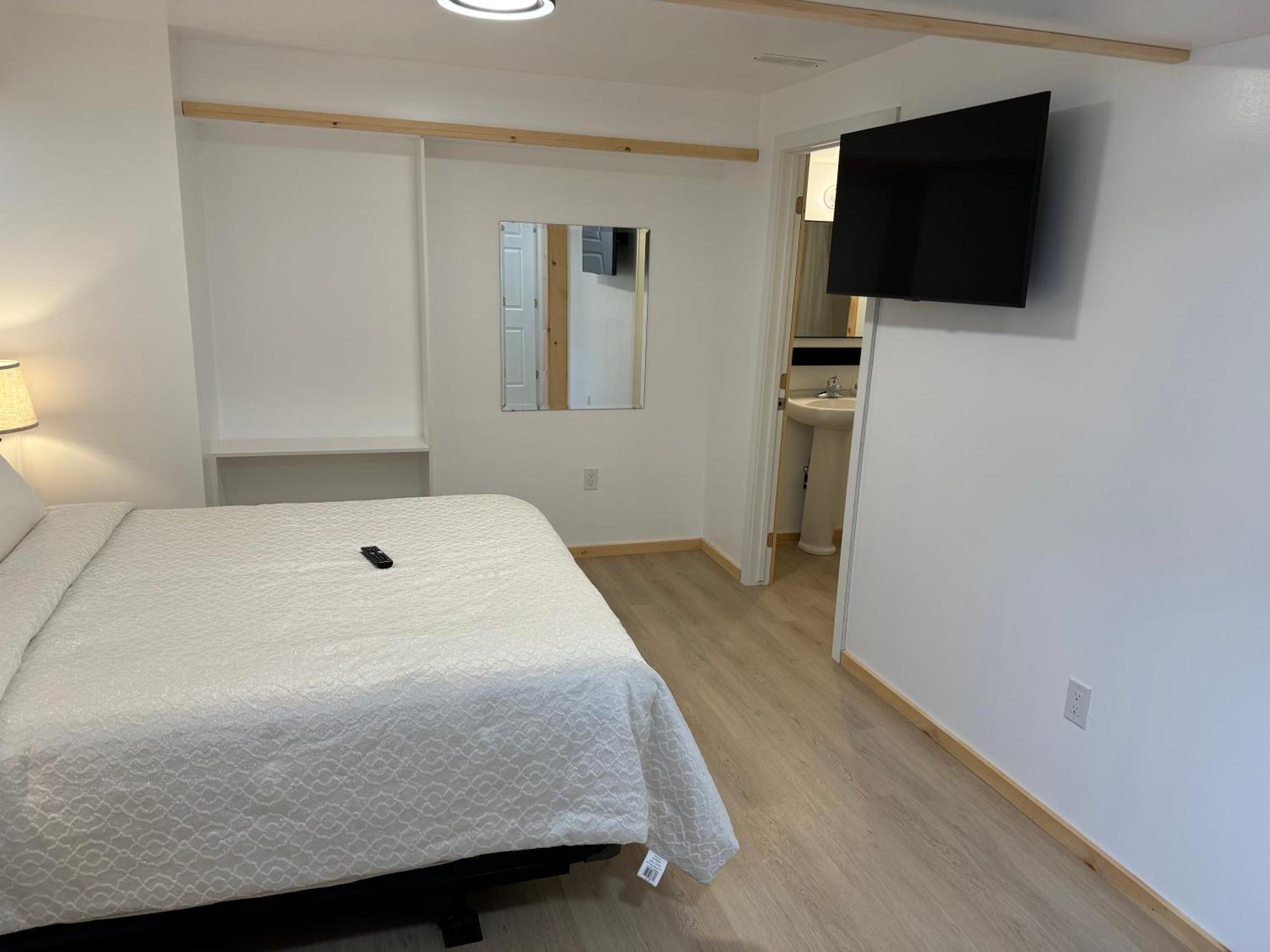 Private Entrance, Private Bathroom, Bedroom And Workspace Ottawa Zewnętrze zdjęcie